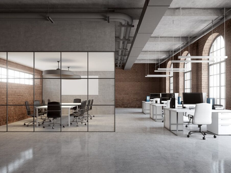 Grote, open ruimtes voor verschillende kantoorfuncties