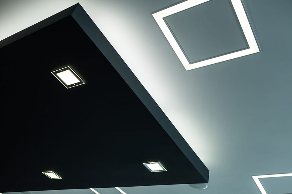 MDF plafond - Akoestisch Plafondeiland Laten Installeren - Planeka