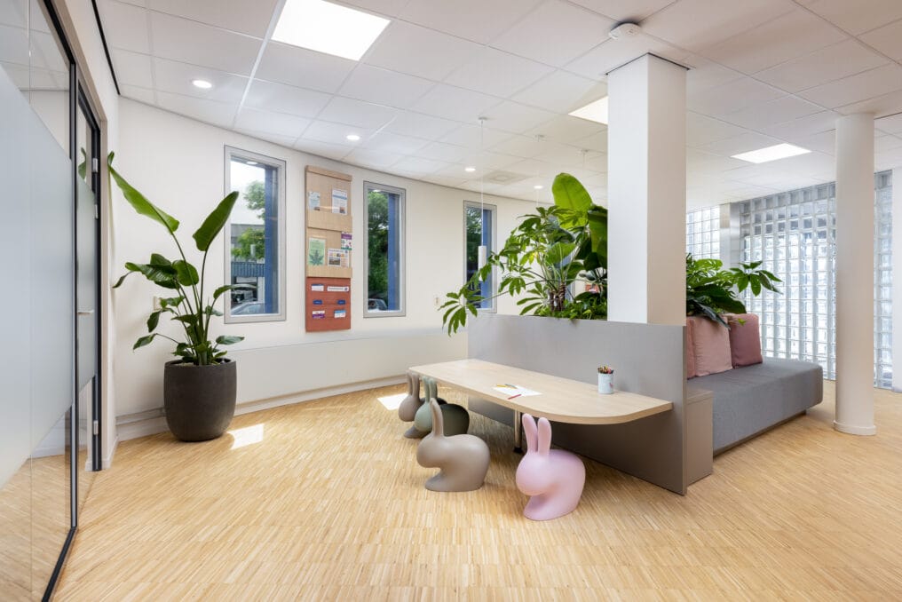 Jutphaas Wonen Projectinrichting - kleur verlichting kantoor - Planeka